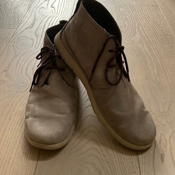 UGG Men’s Freaman Capra Waterproof Suede Boots 13 - Picture 3 of 9